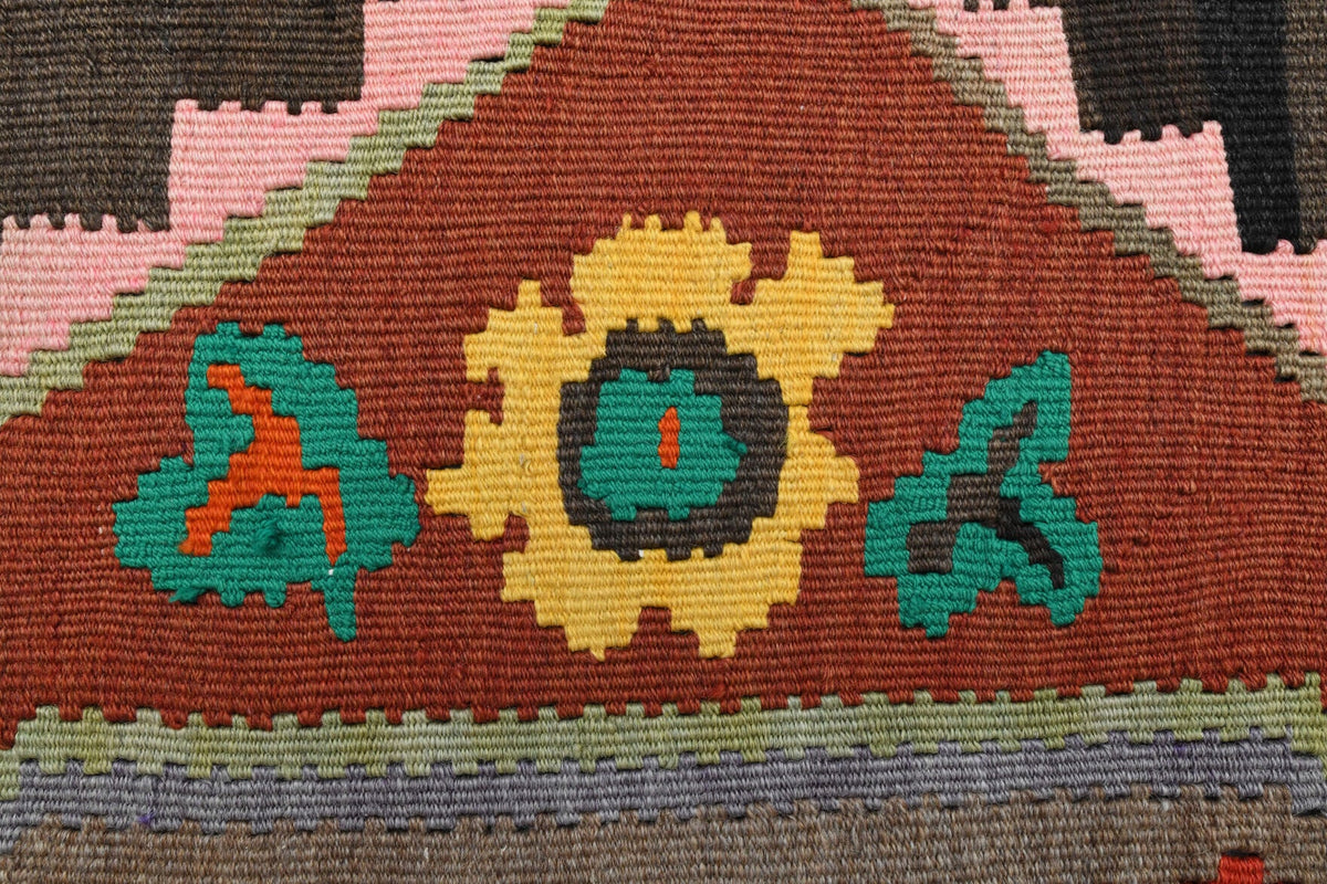 5,8 m² el dokuma vintage kilim – Anadolu, 1960'lar