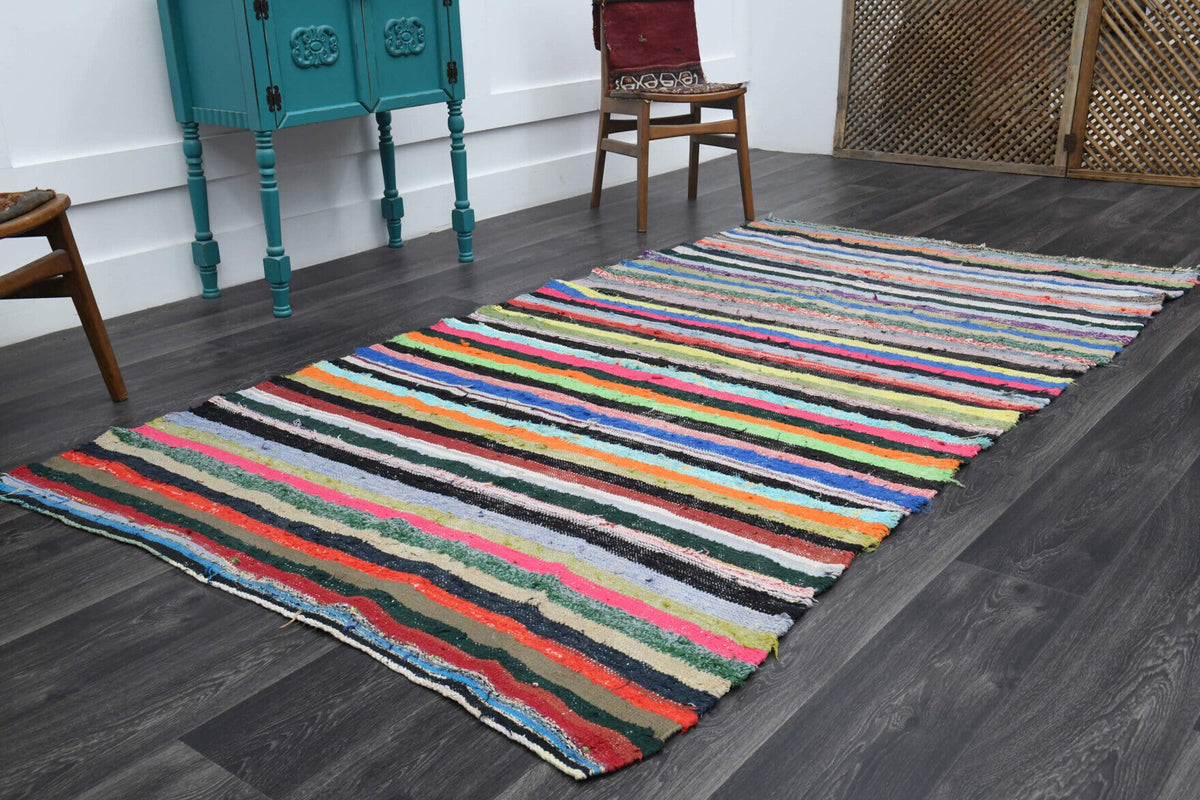 Oryantal desenli el dokuma vintage kilim – mavi ve pembe tonlarda yün dokuma