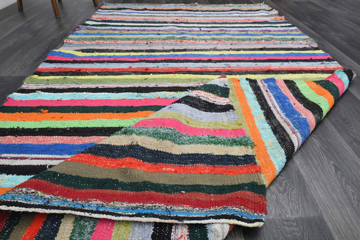Pera Halı tek parça koleksiyonu: oryantal desenli el dokuma vintage kilim, mavi ve pembe