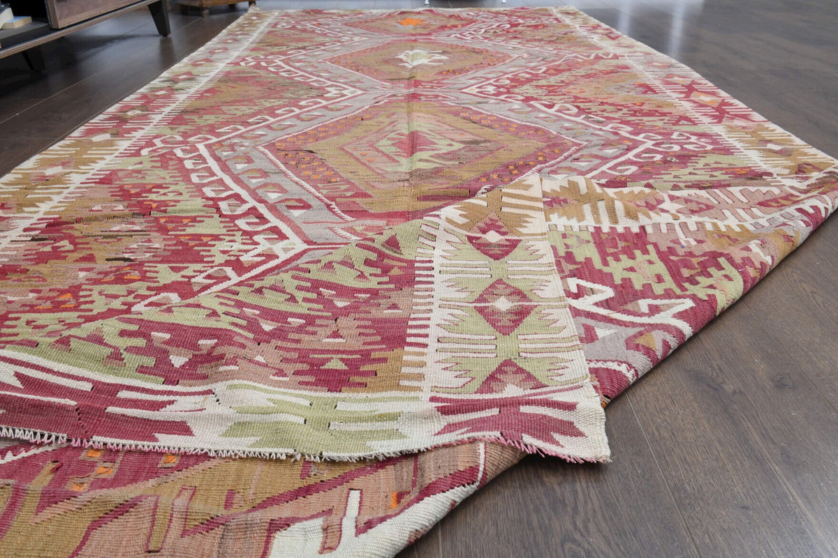 Anadolu kökenli el dokuma kilim – 1960'lar üretimi, oryantal desenli