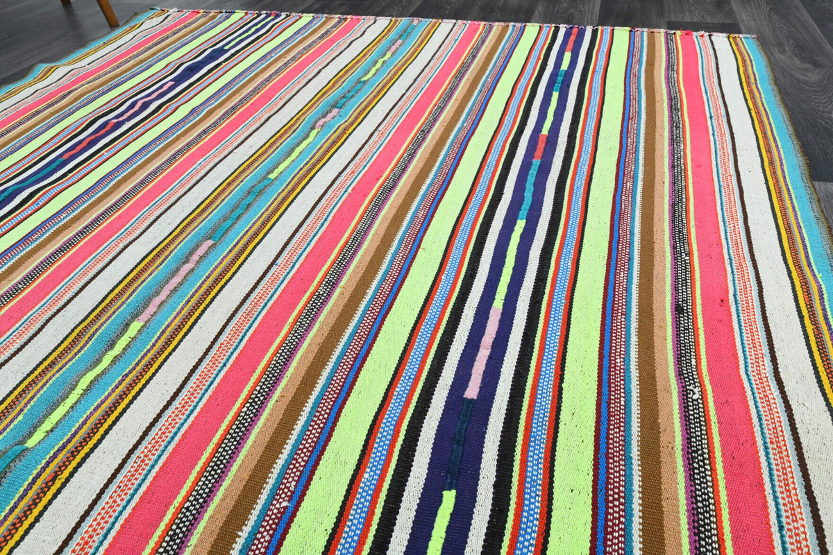 Anadolu kökenli el dokuma kilim – 1960'lar üretimi, çizgili