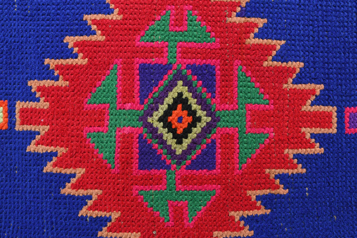 Pera Halı tek parça koleksiyonu: ikat desenli el dokuma vintage yolluk, kırmızı, mavi ve pembe