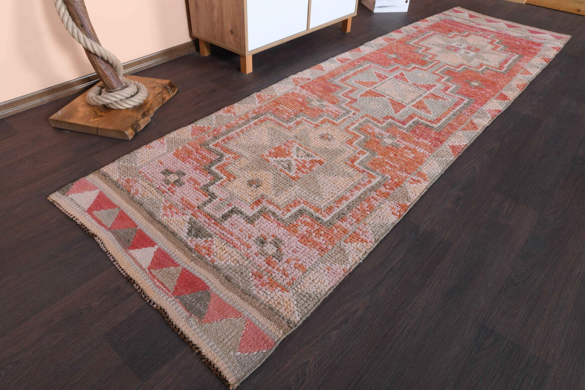 El yapımı vintage yolluk 91x307 cm geometrik desenli yün - yakın çekim doku detayı