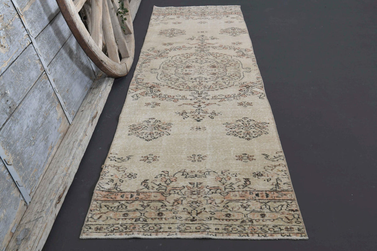 1970'lerden Anadolu kökenli çiçek desenli el dokuma vintage yolluk, 80x311 cm