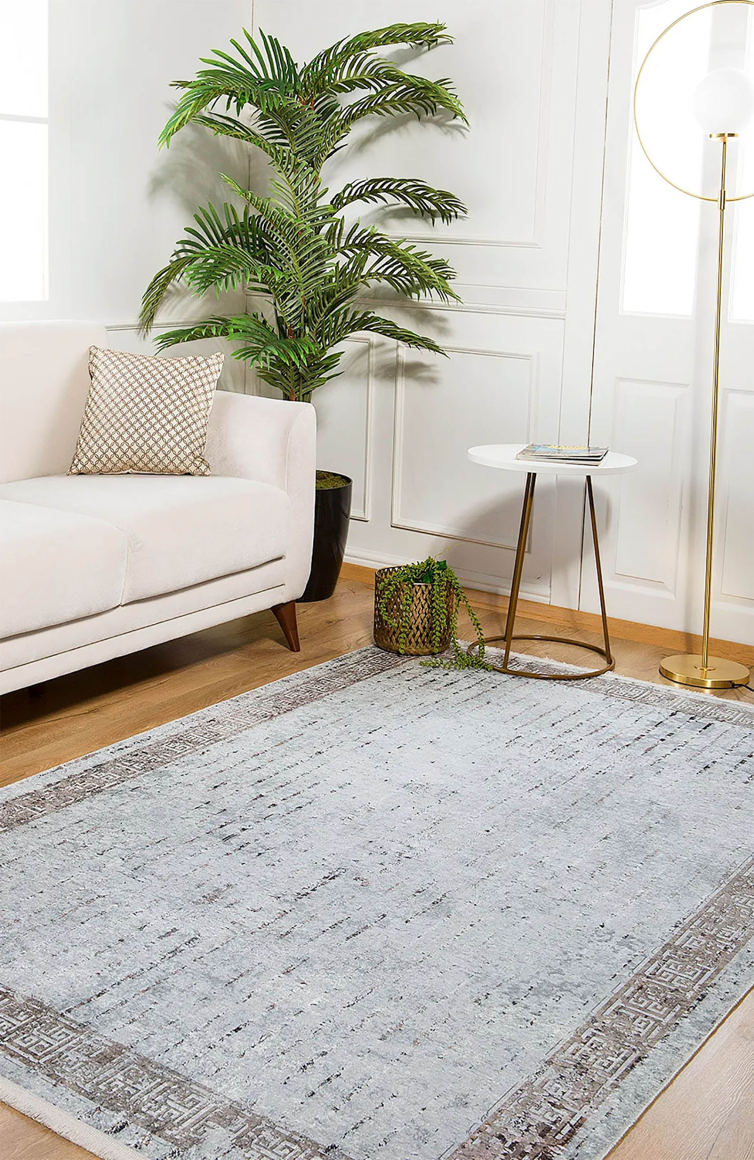 Minimalist Açık Gri Eskitme Bej Yunan Anahtar Bordürlü Halı