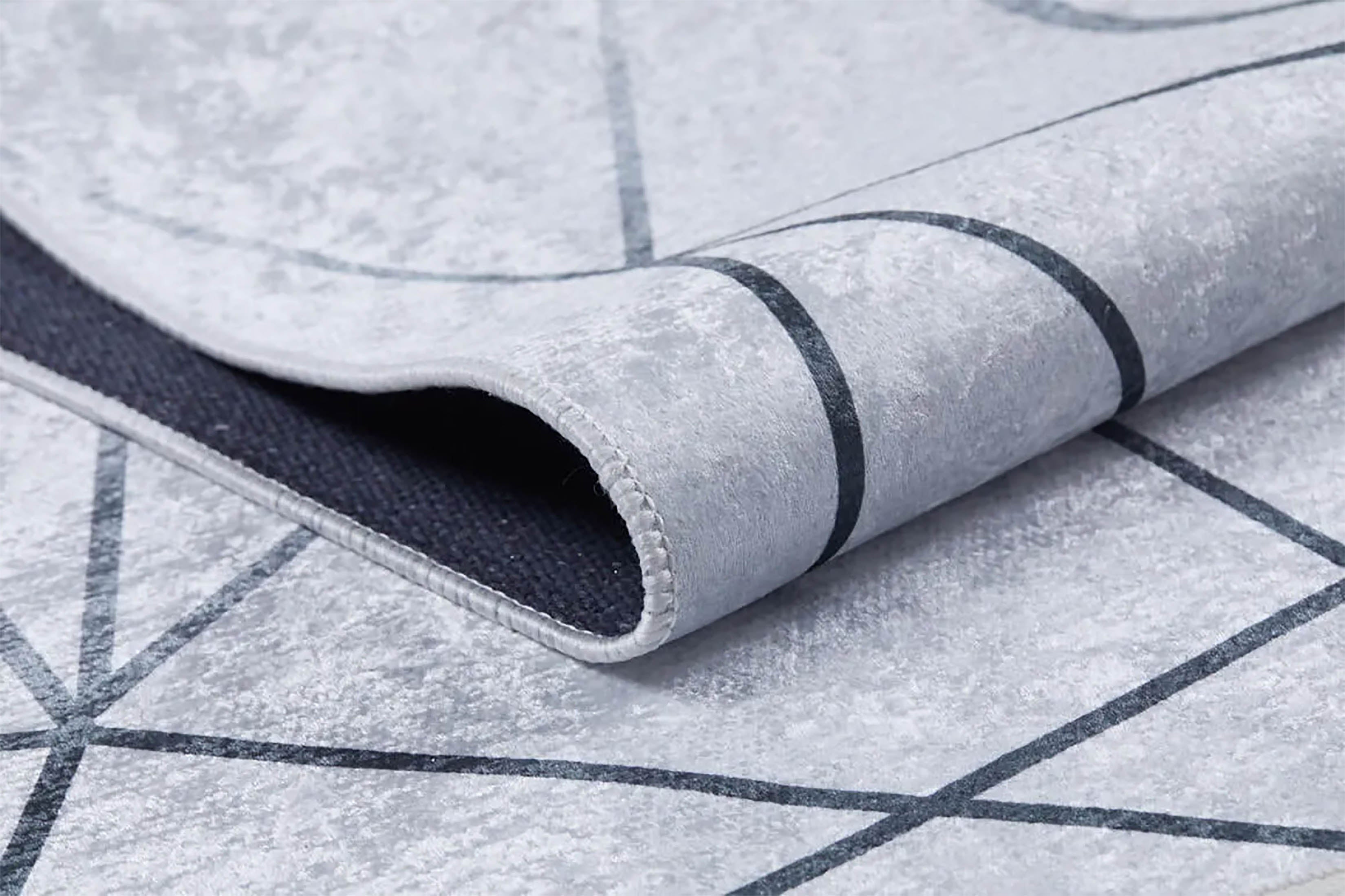 Minimalist Geometrik Ağ Desenli Açık Gri ve Siyah Çizgili Halı