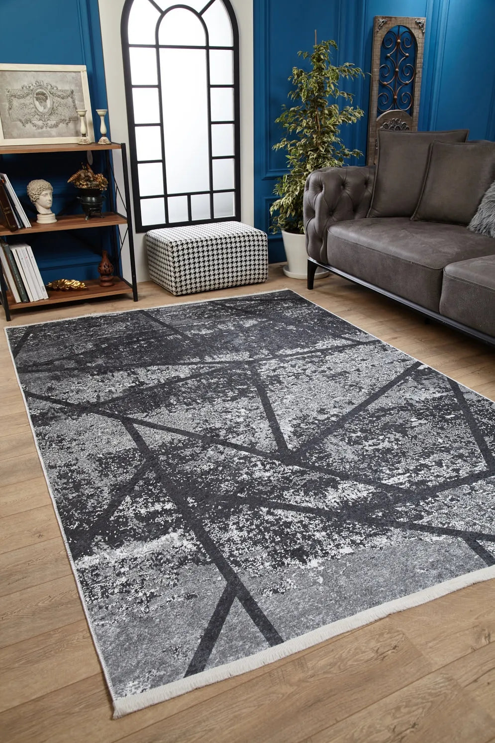 Antrasit Gri Geometrik Çizgili Halı