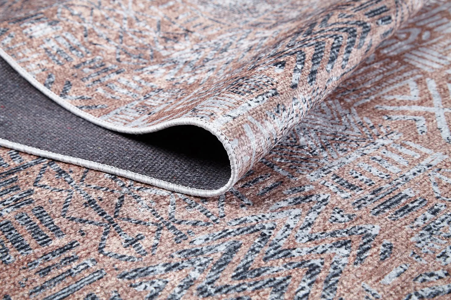 Blassrosa, cremebeige, geometrisch gemusterter Kelim-Teppich