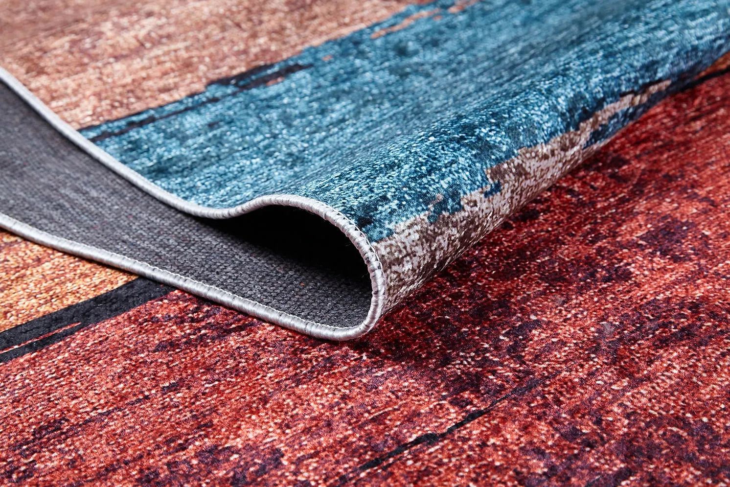 Blassrosa, cremebeige, geometrisch gemusterter Kelim-Teppich