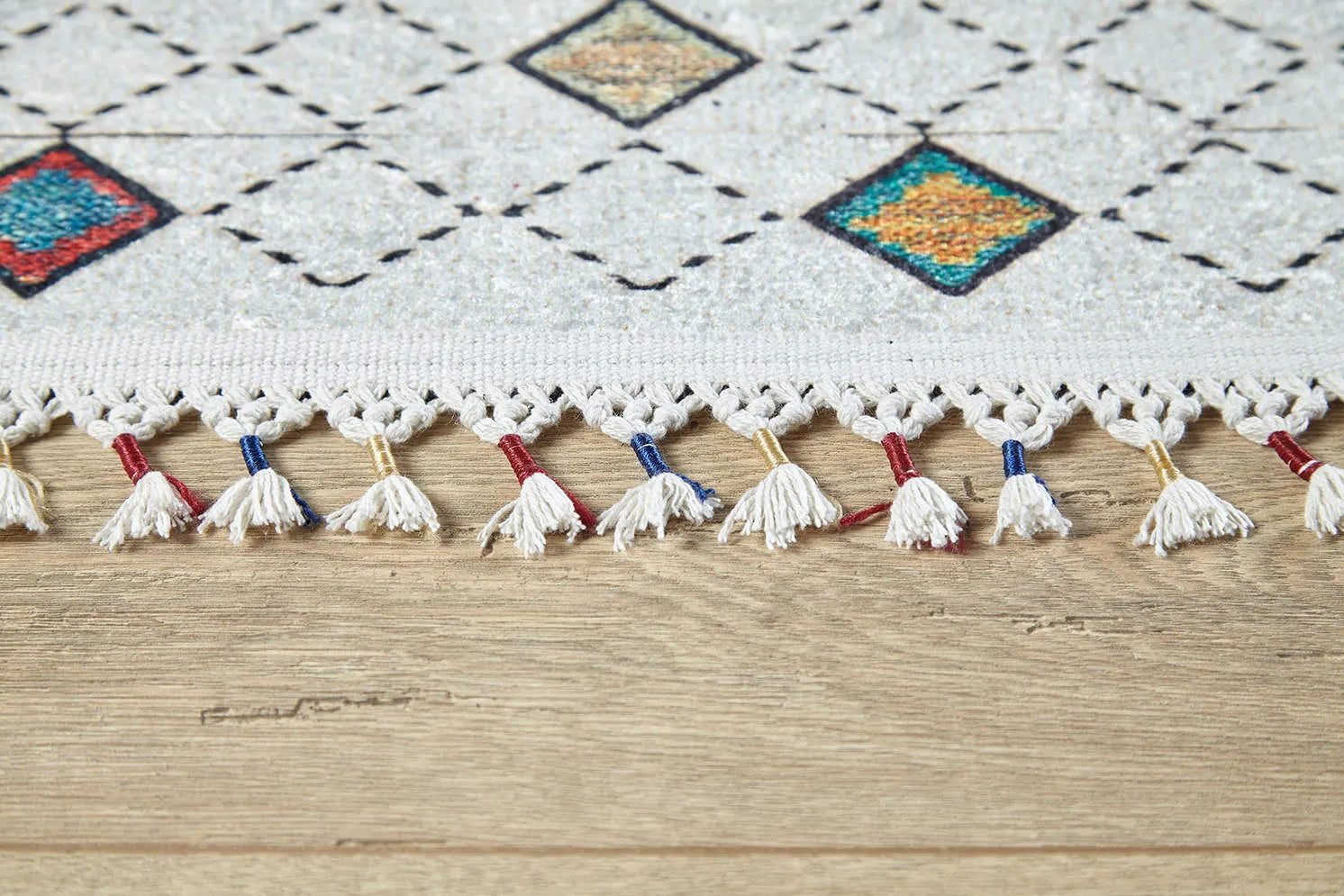 Blassrosa, cremebeige, geometrisch gemusterter Kelim-Teppich