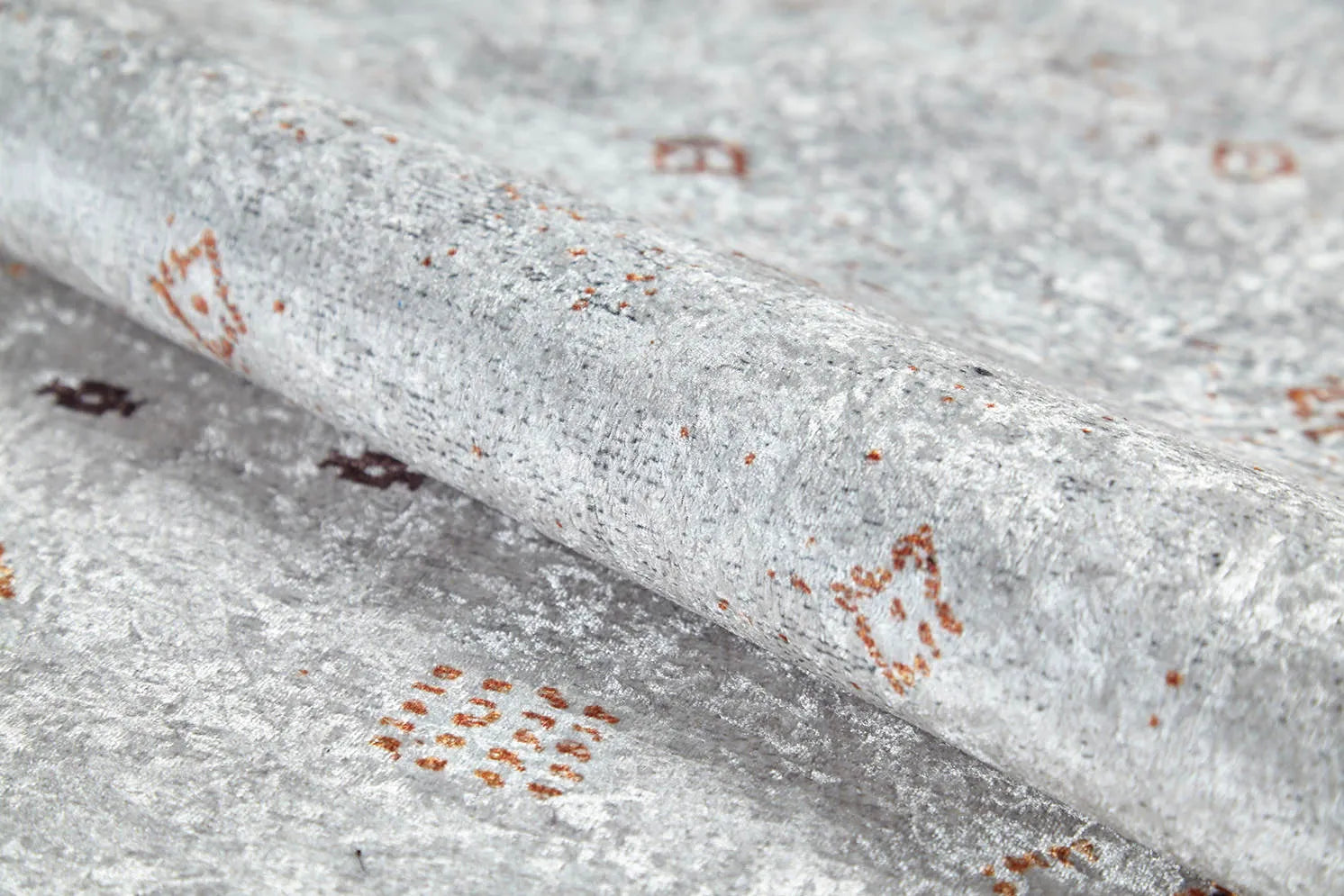 Örgü Saçaklı Açık Gri Minimal Etnik Halı