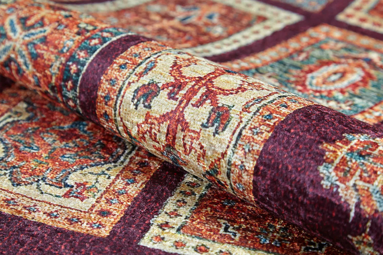 Örgü Saçaklı Bordo Mor Otantik Kareli Halı