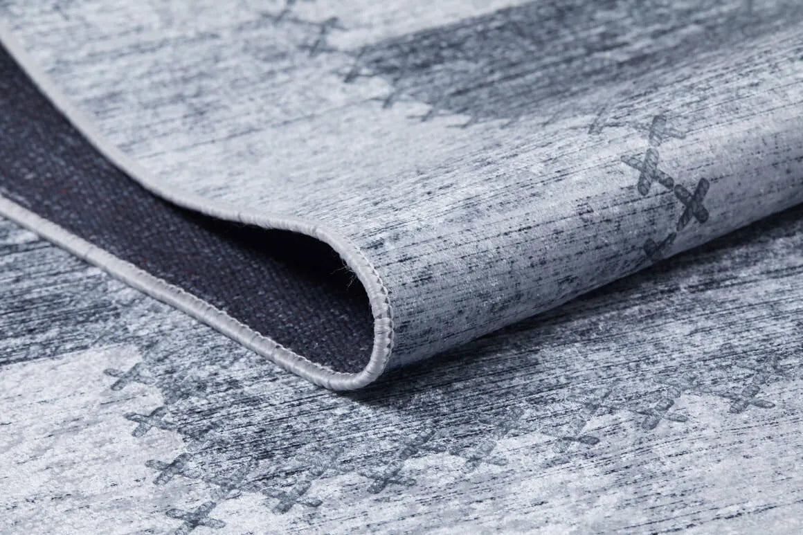 Blassrosa, cremebeige, geometrisch gemusterter Kelim-Teppich