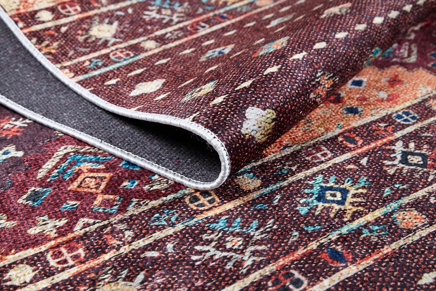 Bordo Kahve Etnik Şerit Desenli Modern Halı