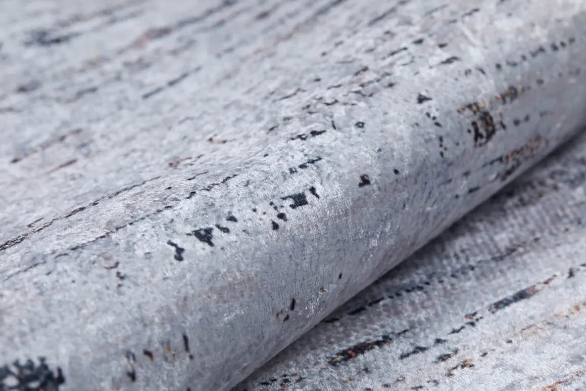 Beyaz Zemin Siyah Kahve Yatay Çizgili Halı