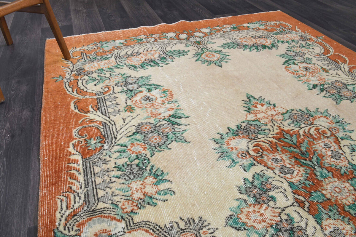 Vintage halı 168x283 cm – bej, turuncu ve yeşil oryantal desenli, el dokuma