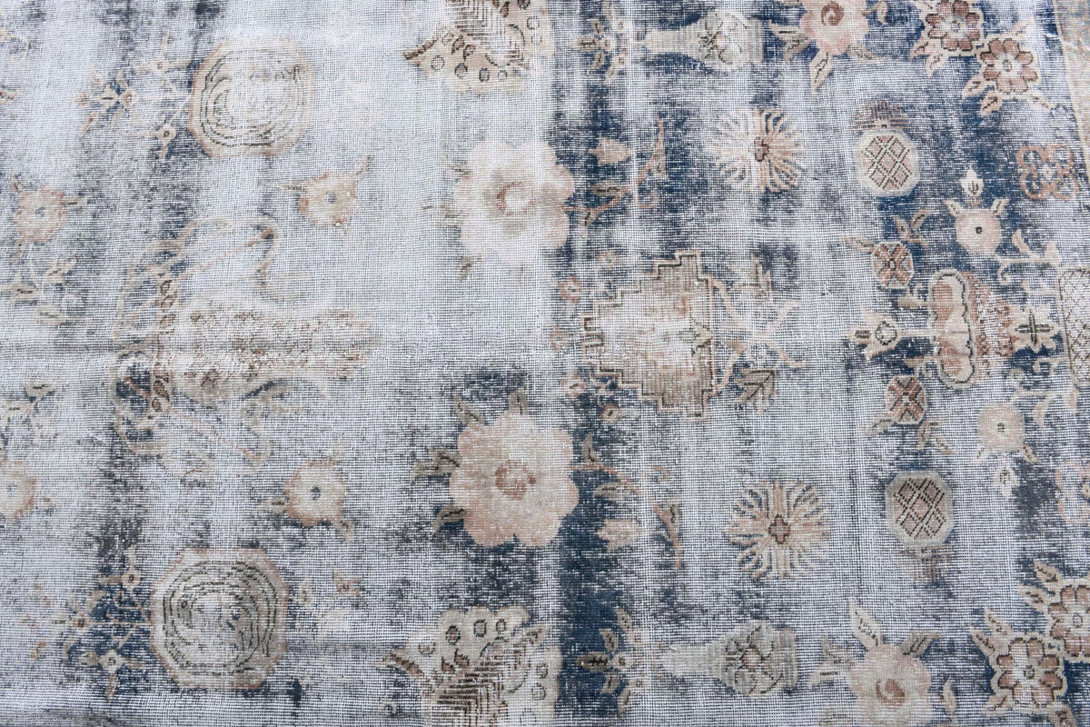 Vintage halı 205x312 cm – gri, mavi ve beyaz oryantal desenli, el dokuma