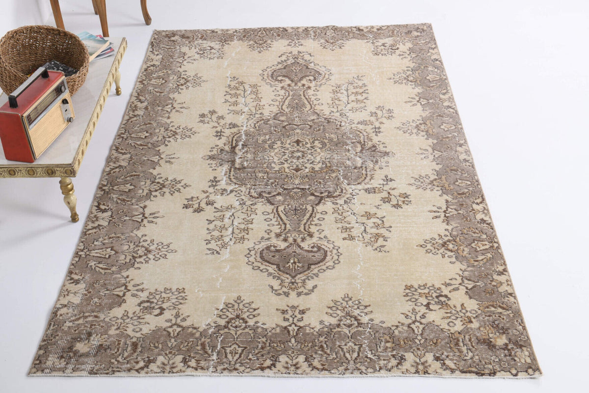 Vintage Nomadic Oushak Area Rug