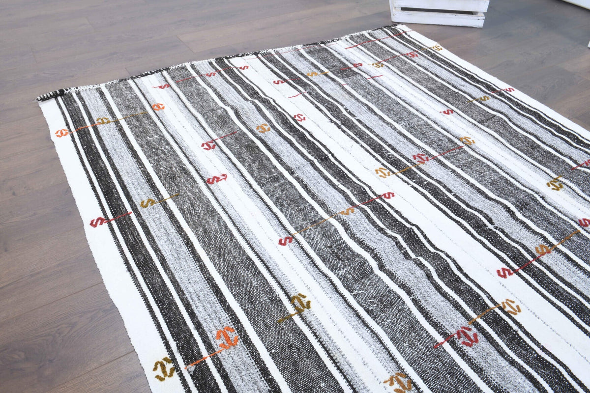 Gri ve beyaz renkli el dokuma vintage kilim, %100 yün dokuma