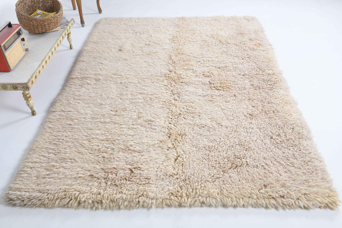 El yapımı vintage halı 170x239 cm düz desenli yün - yakın çekim doku detayı
