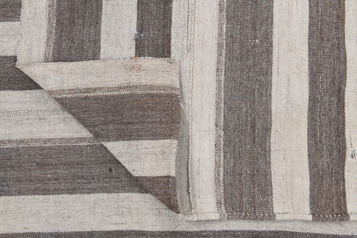 Anadolu kökenli el dokuma kilim – 1960'lar üretimi, çizgili