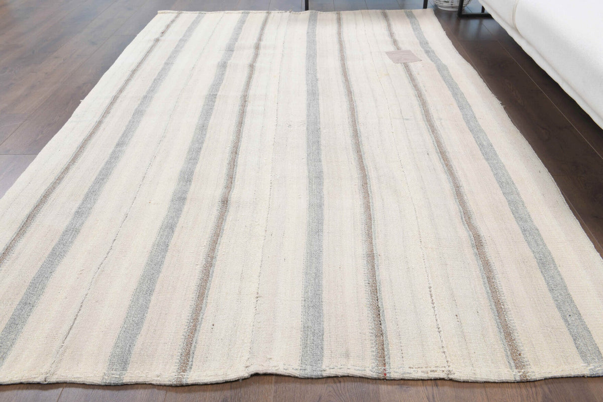 El yapımı vintage halı 152x244 cm çizgili desenli yün - kenar ve saçak detayı