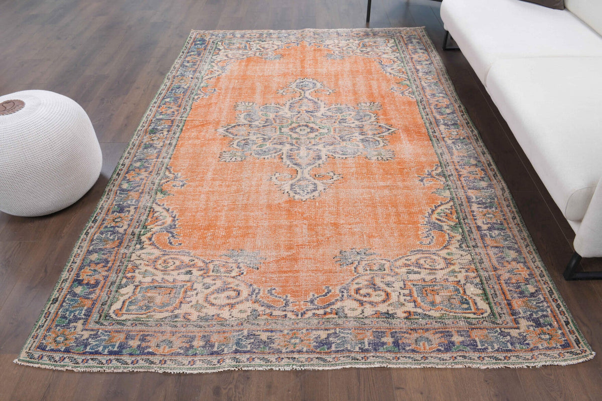 El yapımı vintage halı 152x244 cm oryantal desenli yün - kenar ve saçak detayı
