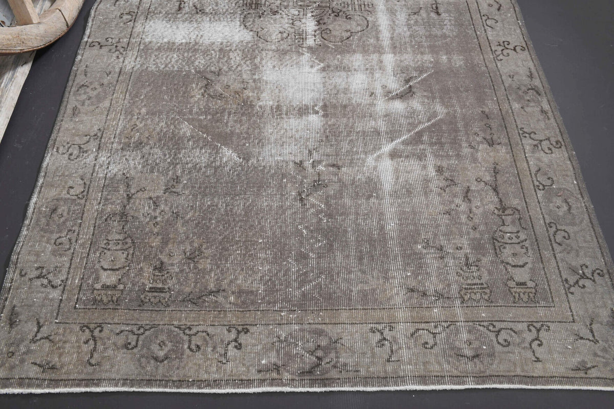 El yapımı vintage halı 152x274 cm oryantal desenli yün - açık alan görünümü