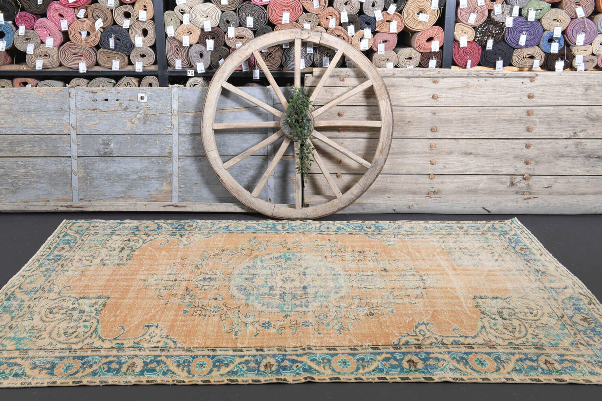 El yapımı vintage halı 183x274 cm oryantal desenli yün - yakın çekim doku detayı