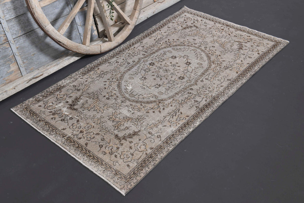 El yapımı vintage halı 119x216 cm oryantal desenli yün - yakın çekim doku detayı