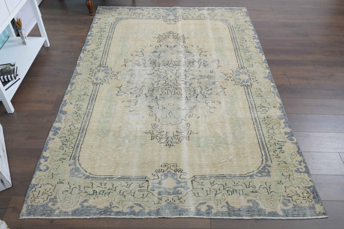 El yapımı vintage halı 180x274 cm oryantal desenli yün - yakın çekim doku detayı
