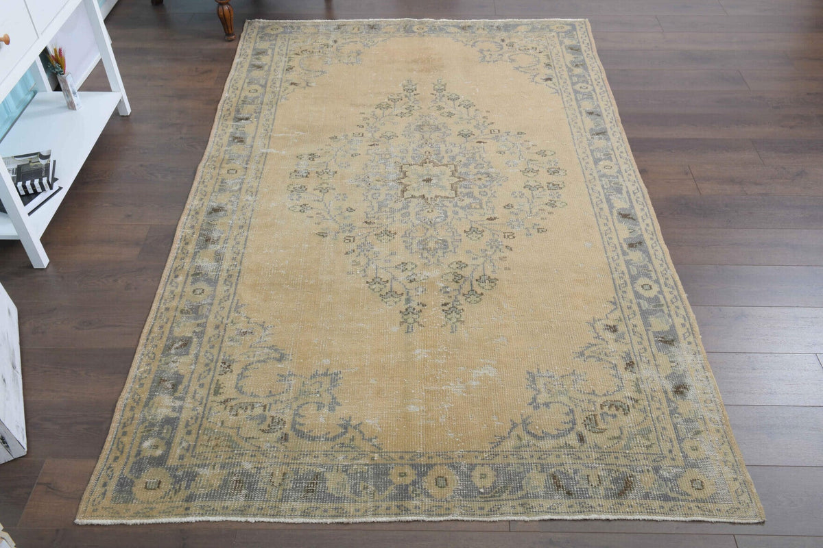 El yapımı vintage halı 152x274 cm oryantal desenli yün - yakın çekim doku detayı