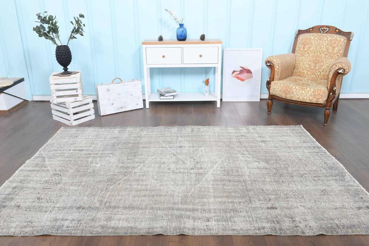 El yapımı vintage halı 173x272 cm düz desenli yün - yakın çekim doku detayı