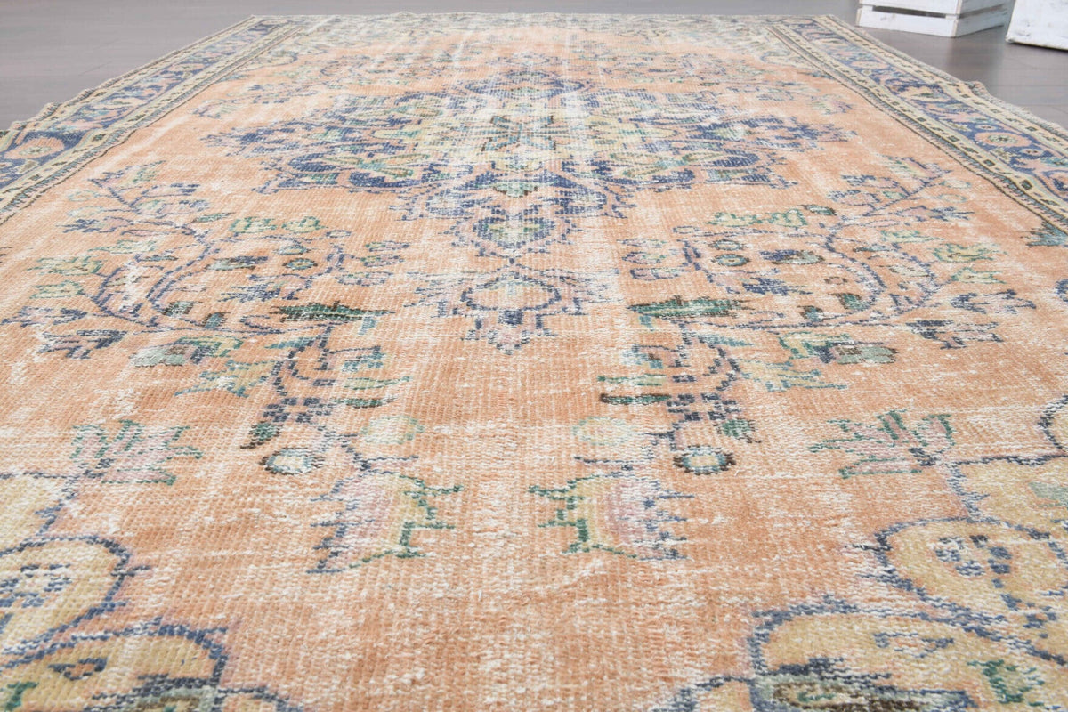 Vintage halı 204x309 cm – turuncu ve bej oryantal desenli, el dokuma