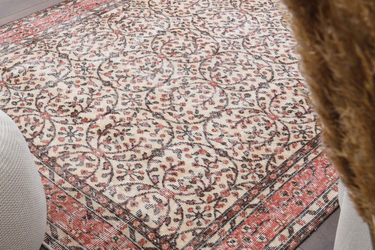El yapımı vintage halı 170x272 cm çiçek desenli desenli yün - yakın çekim doku detayı