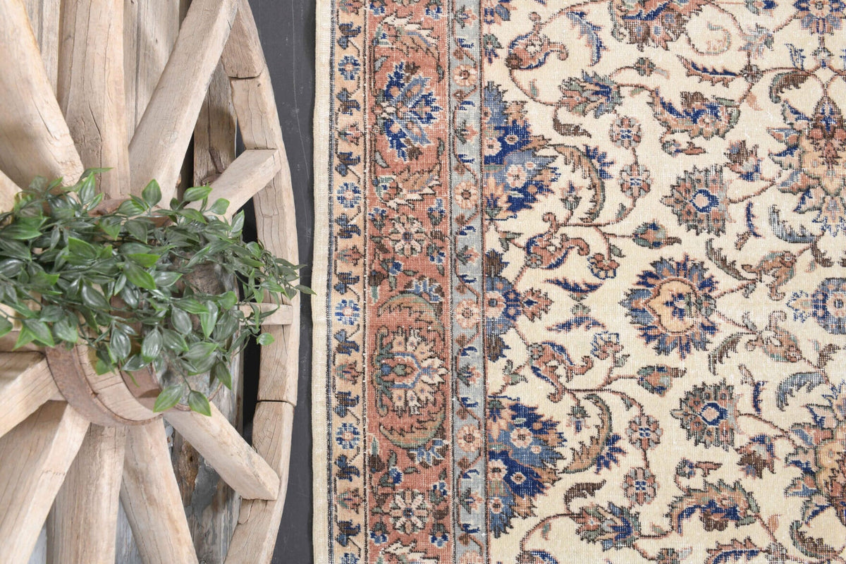 Vintage halı 199x322 cm – bej ve turuncu oryantal desenli, el dokuma