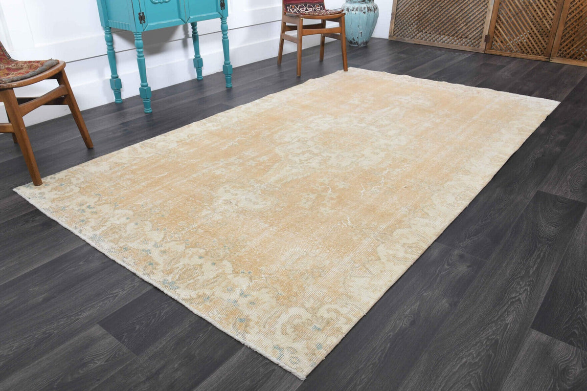 El yapımı vintage halı 152x274 cm oryantal desenli yün - yakın çekim doku detayı