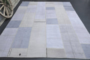 1980'lerden Anadolu kökenli düz zeminli patchwork vintage halı, 303x392 cm