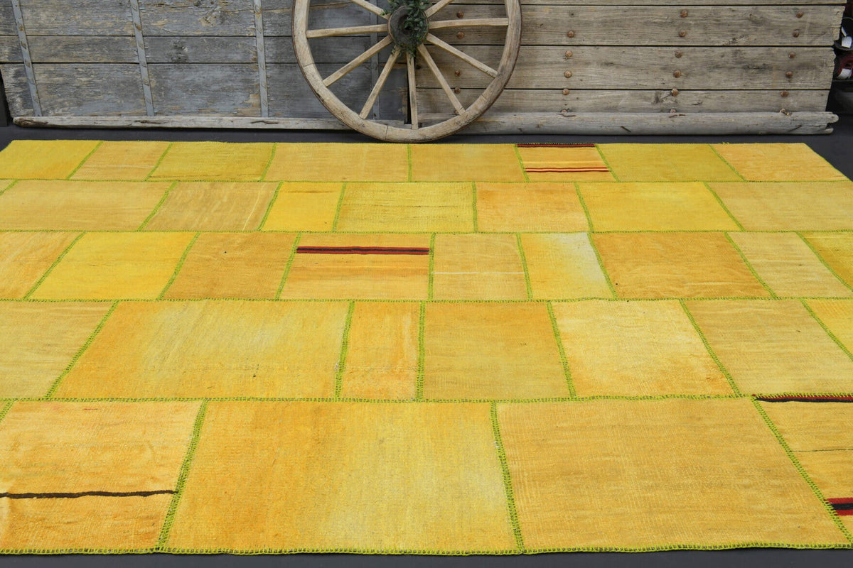 Sarı ve turuncu renkli patchwork vintage halı, yün hav, kumaş taban