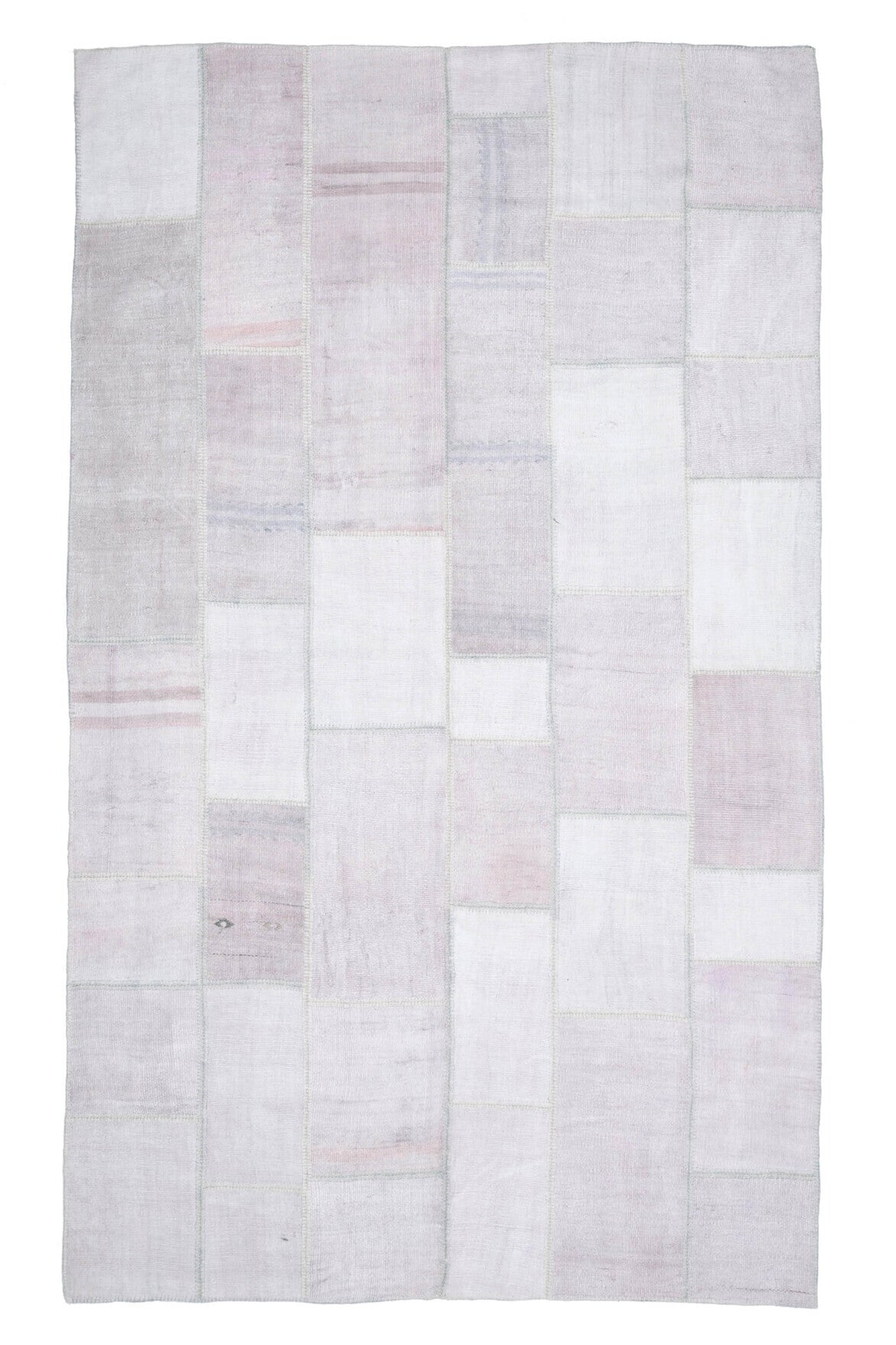 220x368 cm beyaz düz zeminli patchwork vintage halı – üstten tam görünüm