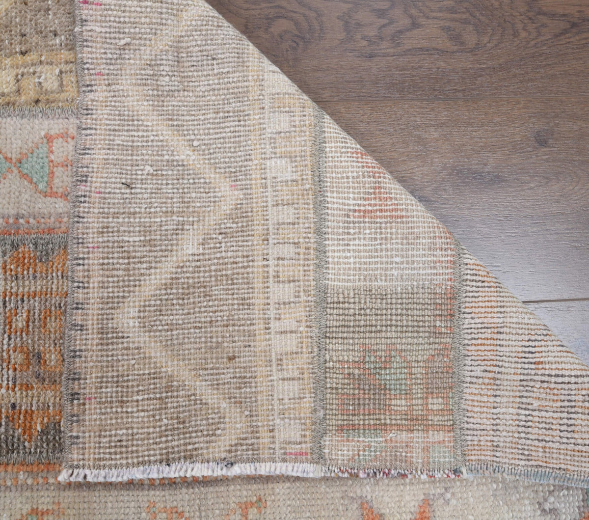 El yapımı vintage yolluk 79x333 cm oryantal desenli yün - yakın çekim doku detayı