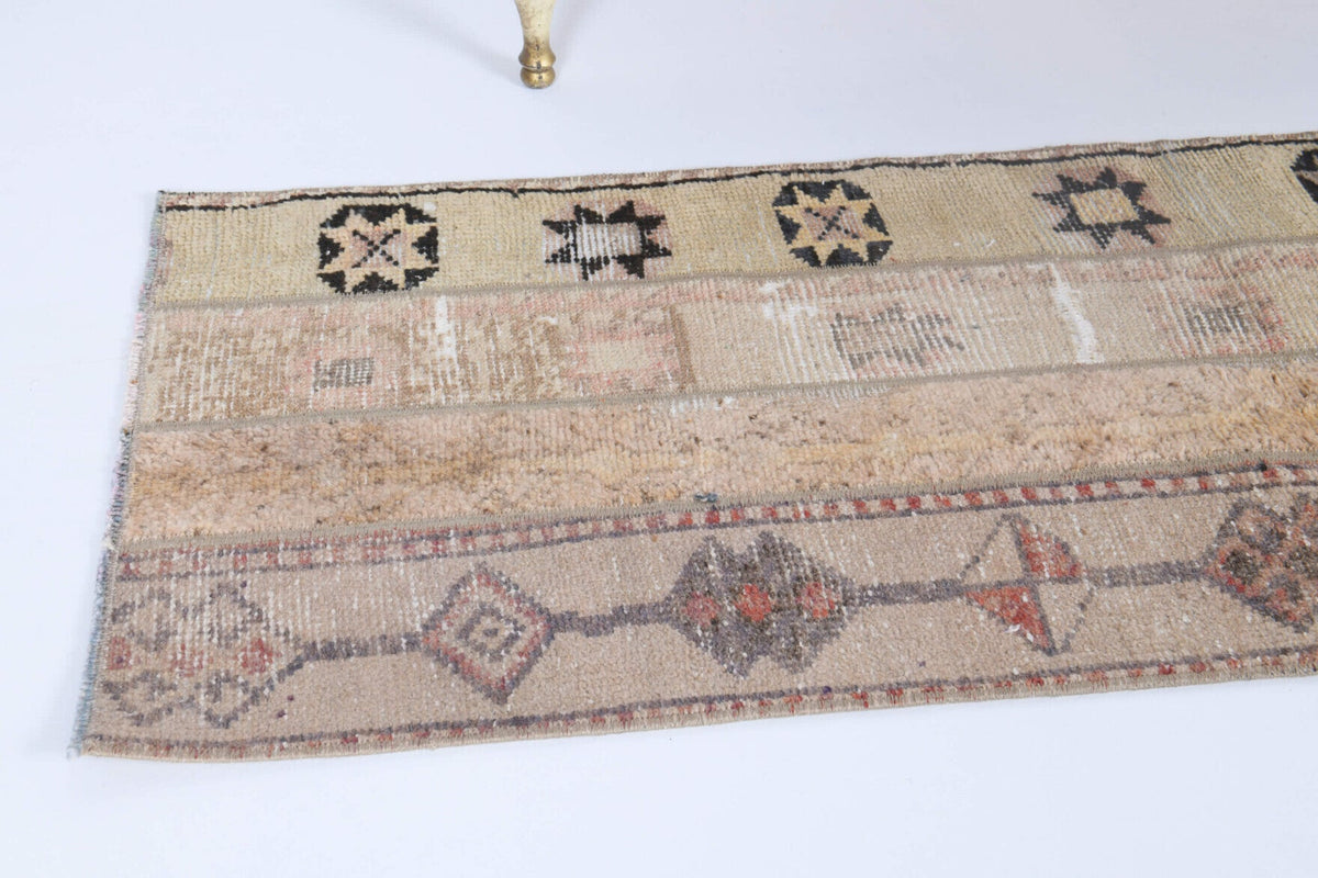El yapımı vintage yolluk 56x152 cm tribal desenli yün - yakın çekim doku detayı