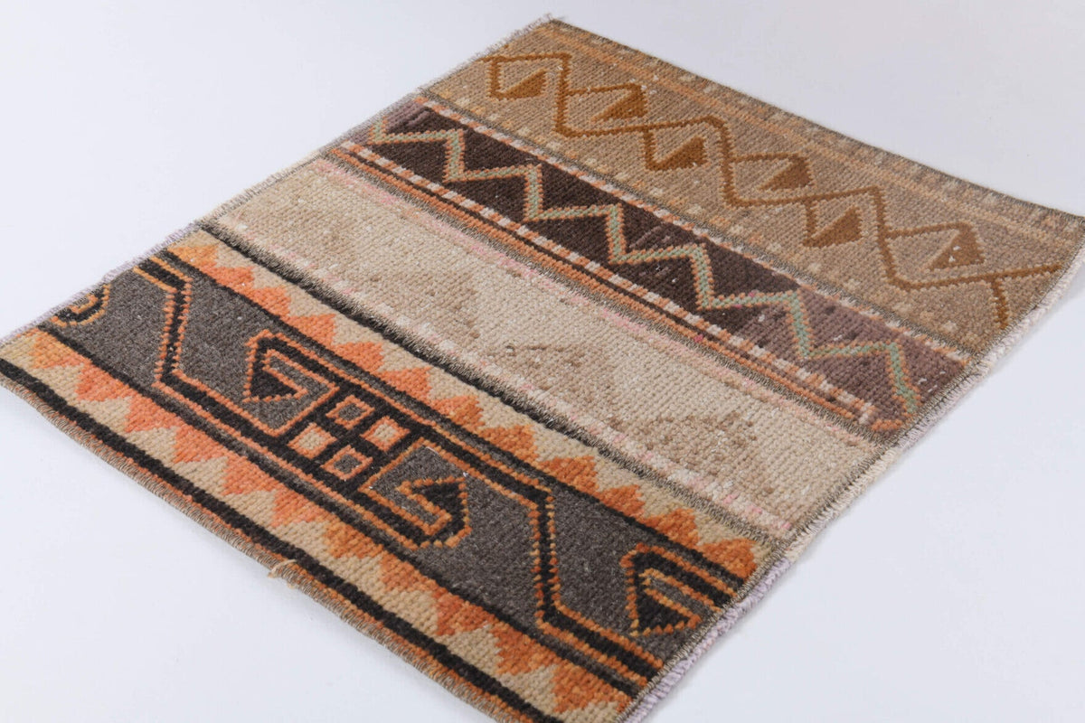 El yapımı vintage halı 46x56 cm patchwork desenli yün - yakın çekim doku detayı