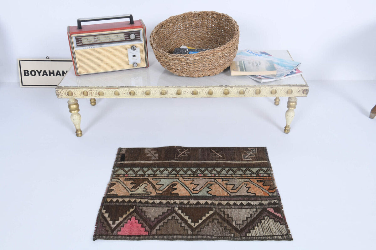 El yapımı vintage halı 51x64 cm tribal desenli yün - detay görünümü