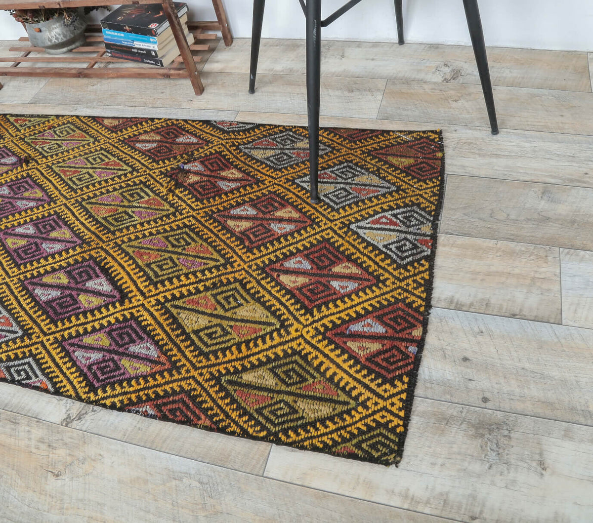 El yapımı vintage yolluk 61x183 cm i̇kat desenli yün - yakın çekim doku detayı
