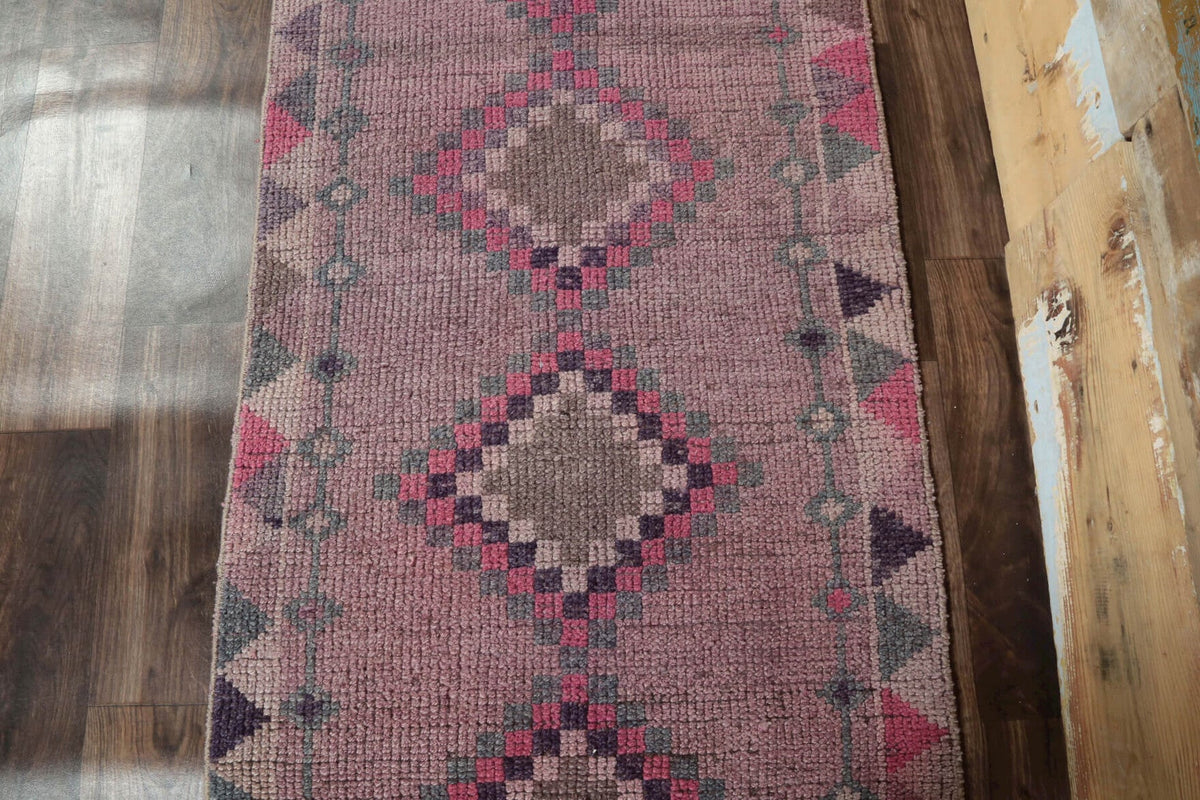 El yapımı vintage yolluk 81x353 cm geometrik desenli yün - yakın çekim doku detayı