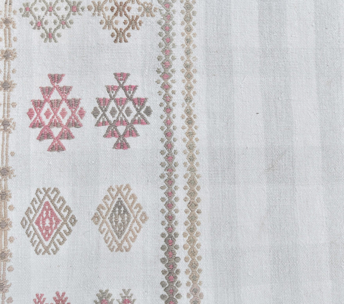Anadolu kökenli el dokuma kilim – 1970'ler üretimi, ikat desenli