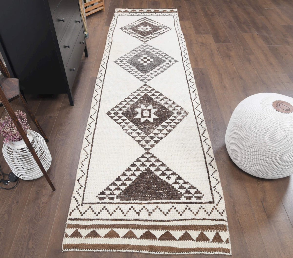 El yapımı vintage yolluk 91x345 cm geometrik desenli yün - yakın çekim doku detayı
