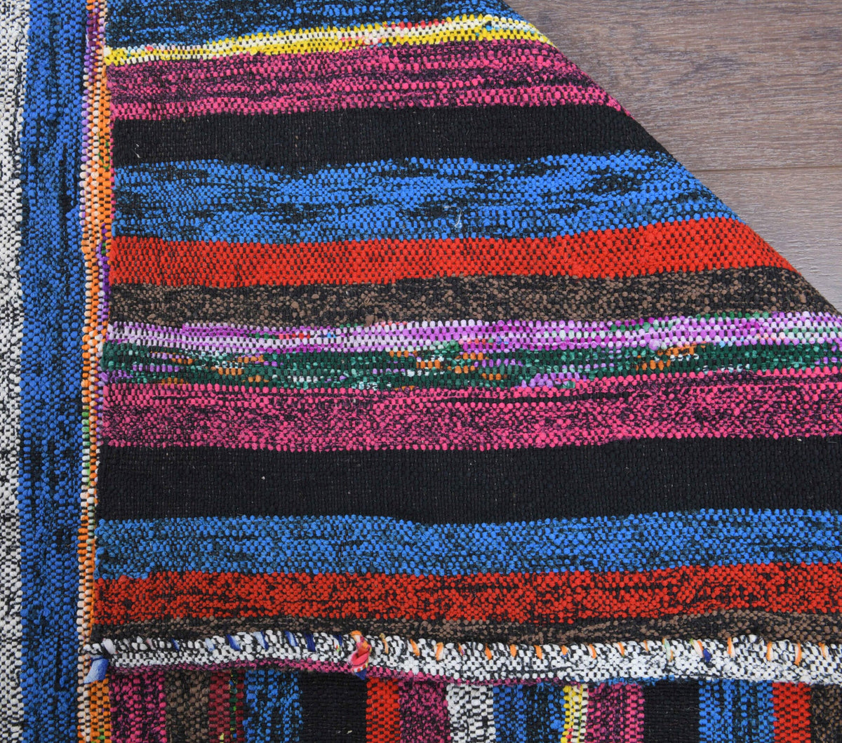 Kırmızı ve mavi renkli vintage kilim yolluk, %100 yün dokuma