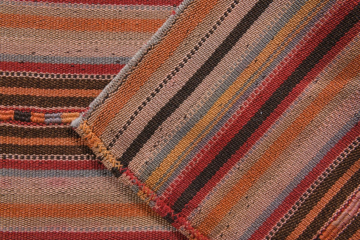 Turuncu, kırmızı ve kahverengi renkli vintage kilim yolluk, %100 yün dokuma